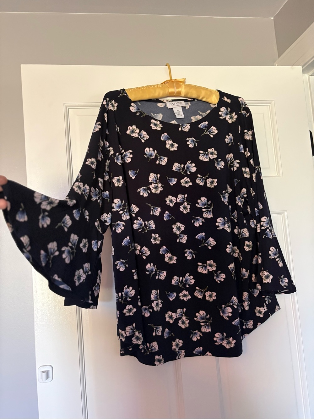 Carmen Marc Valvo Navy Floral Bell-Sleeve Blouse